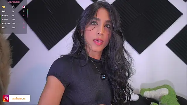 Snapshot of Ambeer_Rousess chatting on 10-10-25, 02:43 Ambeer Rousess online show from 10-10-25, 02:43