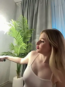 Snapshot of CaseyCumFace chatting on 10-09-25, 07:56 CaseyCumFace online show from 10-09-25, 07:56