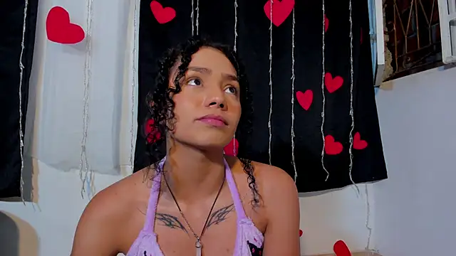 Snapshot of Dakota_M1 chatting on 02-06-25, 02:33 Dakota M1 online show from 02-06-25, 02:33