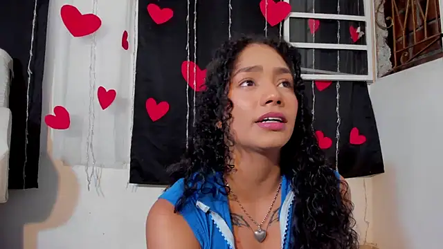 Snapshot of Dakota_M1 chatting on 02-11-25, 02:25 Dakota M1 online show from 02-11-25, 02:25