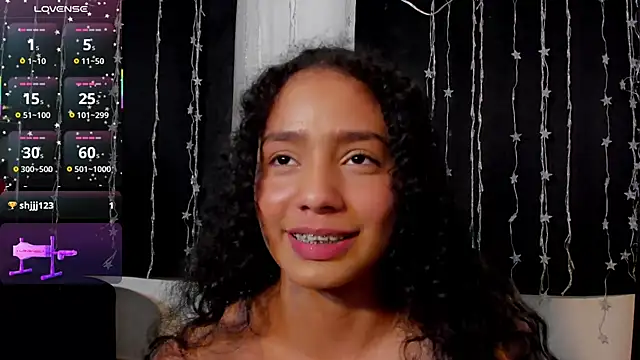 Snapshot of Dakota_M1 chatting on 03-09-25, 09:24 Dakota M1 online show from 03-09-25, 09:24