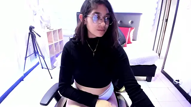 Lili Gomez  online show from 12-07-24, 03:52