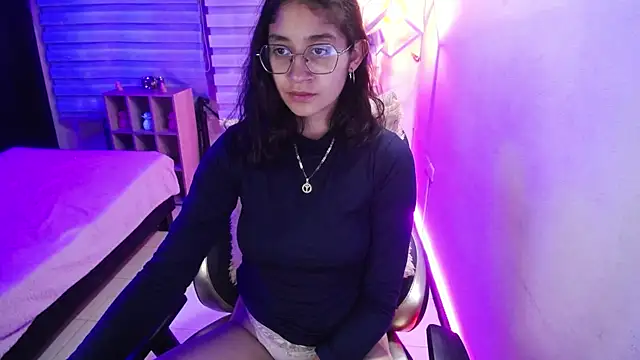Lili Gomez  online show from 01-12-25, 03:46