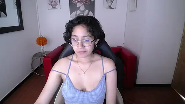 Lili Gomez  online show from 02-10-25, 05:09