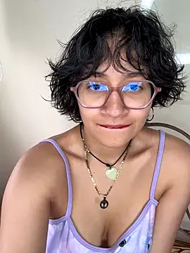 Lili Gomez  online show from 12-04-25, 02:04