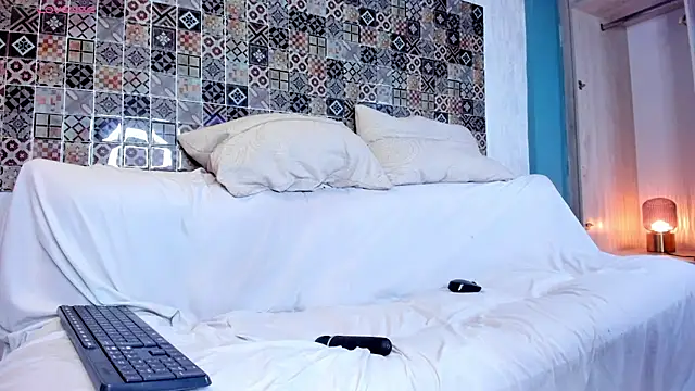 Pamela Johnsonn online show from 03-20-25, 01:57