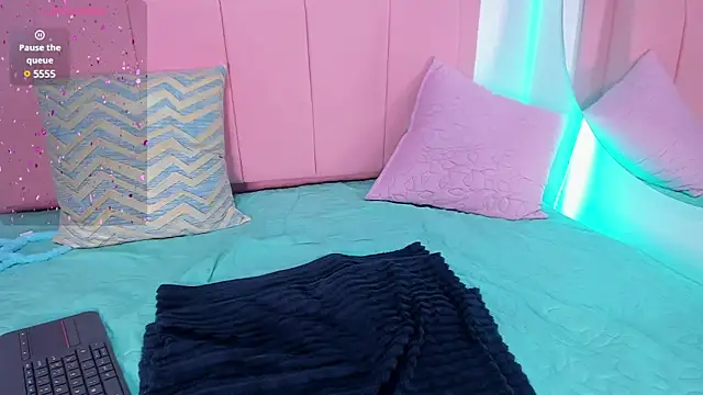 amandalee01 online show from 03-13-25, 04:45