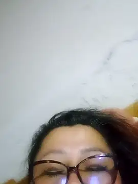 Snapshot of Darly_Gomez chatting on 12-23-24, 01:24 Darly Gomez online show from 12-23-24, 01:24