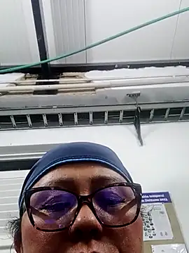 Snapshot of Darly_Gomez chatting on 12-27-24, 04:58 Darly Gomez online show from 12-27-24, 04:58