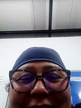 Snapshot of Darly_Gomez chatting on 12-28-24, 05:02 Darly Gomez online show from 12-28-24, 05:02