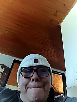 Snapshot of Darly_Gomez chatting on 11-26-25, 01:23 Darly Gomez online show from 11-26-25, 01:23