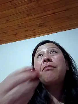 Snapshot of Darly_Gomez chatting on 12-03-25, 03:14 Darly Gomez online show from 12-03-25, 03:14