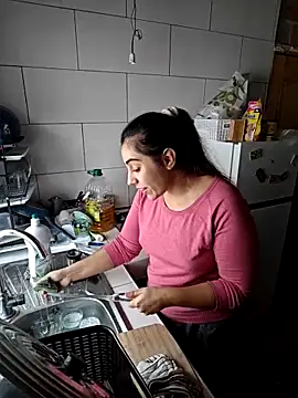 Ursumi1 online show from 12-19-25, 11:06