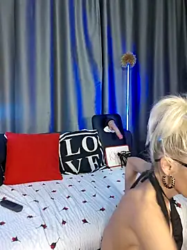 Snapshot of Milforja chatting on 03-01-26, 04:25 Milforja online show from 03-01-26, 04:25