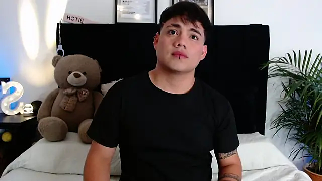 dannybear  online show from 11-24-25, 10:42