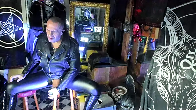 Snapshot of BULGEDEMON chatting on 11-29-25, 02:20 BULGEDEMON online show from 11-29-25, 02:20