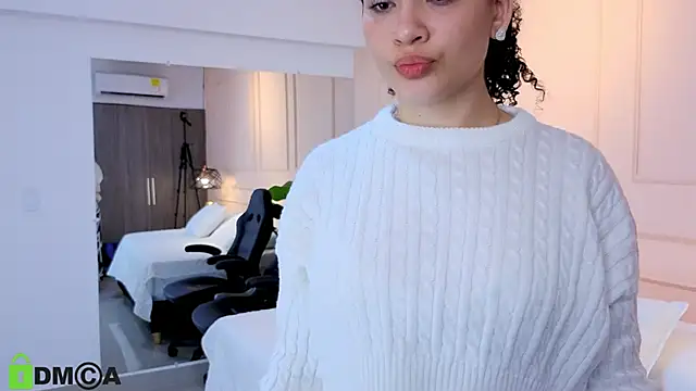 SHARONN     online show from 09-29-25, 04:06