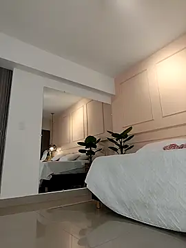 SHARONN     online show from 10-14-25, 04:24