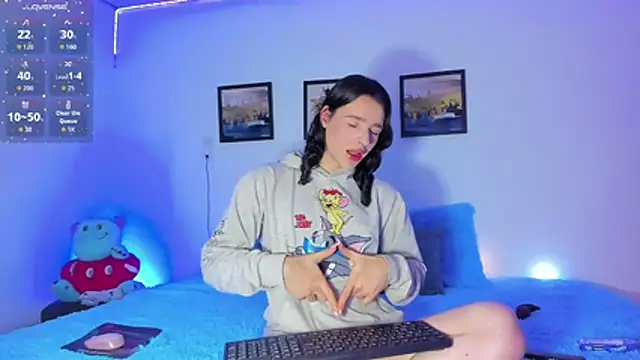 elafranco  online show from 12-18-25, 01:00