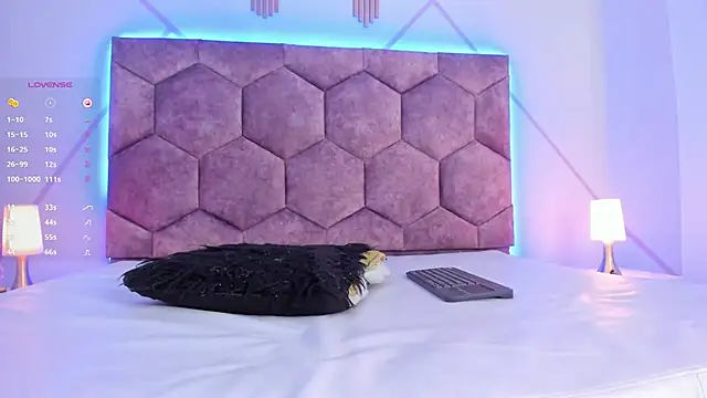 Snapshot of aggy_castel chatting on 02-06-25, 02:44 aggy castel online show from 02-06-25, 02:44