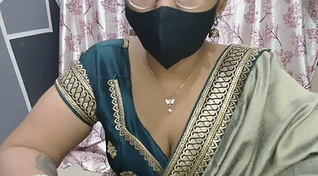 Snapshot of Jiya__1 chatting on 12-08-24, 04:39 Jiya 1 online show from 12-08-24, 04:39