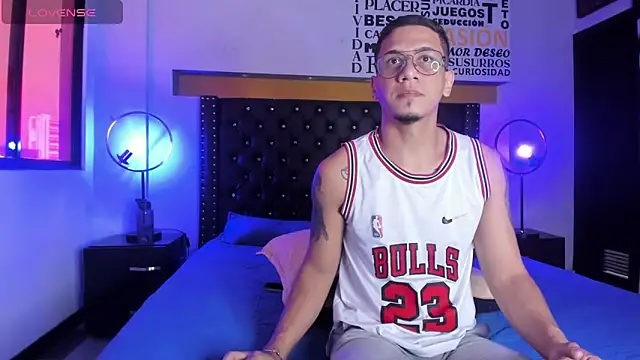 JoshMillerr  online show from 01-26-25, 07:41