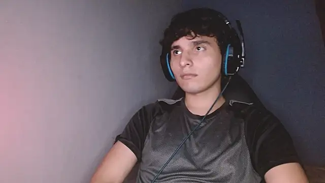 Charley quin online show from 10-19-25, 03:07