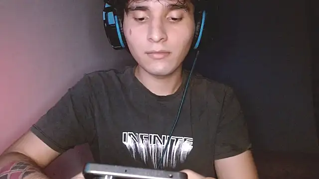 Charley quin online show from 10-23-25, 03:39