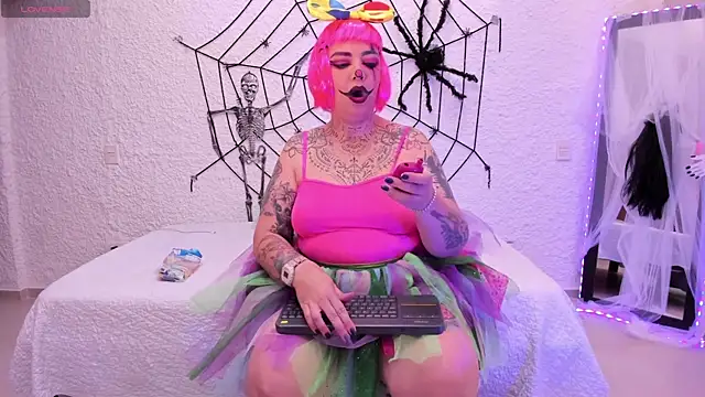 poisson ivy online show from 10-24-25, 08:05