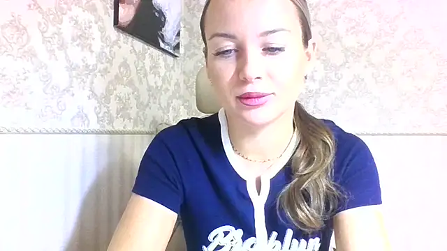 jennifer838 online show from 10-05-25, 01:42