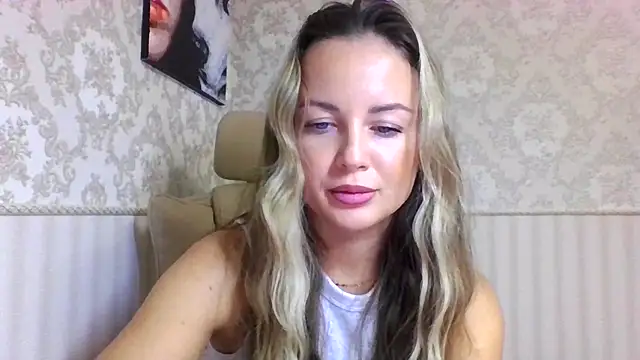 jennifer838 online show from 10-31-25, 06:20