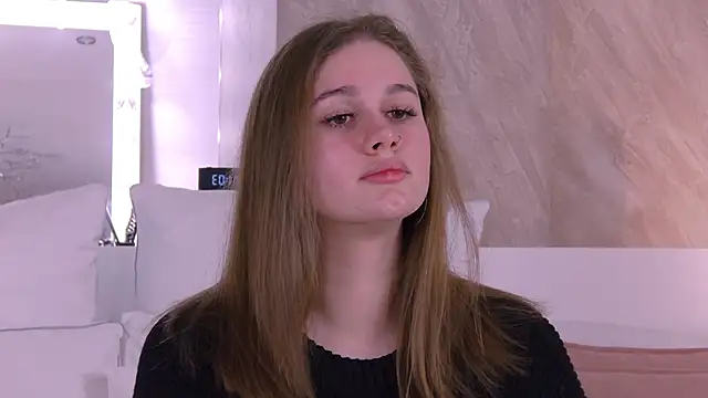 EllieHayes online show from 11-15-25, 06:04