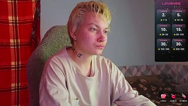 Snapshot of esajukyy chatting on 01-25-25, 01:52 esajukyy online show from 01-25-25, 01:52