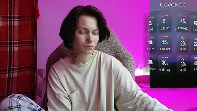 Snapshot of esajukyy chatting on 09-15-25, 02:17 esajukyy online show from 09-15-25, 02:17