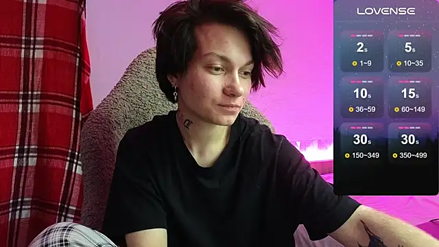 Snapshot of esajukyy chatting on 10-14-25, 10:38 esajukyy online show from 10-14-25, 10:38