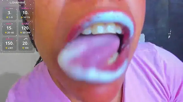 KamariaFyre online show from 10-11-25, 10:19