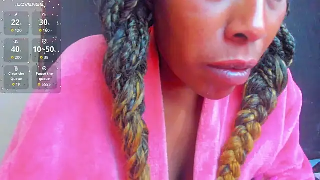 KamariaFyre online show from 10-30-25, 02:24