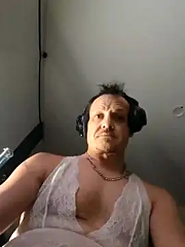 Snapshot of neopolitanSHAFT chatting on 02-21-26, 11:44 neopolitanSHAFT online show from 02-21-26, 11:44