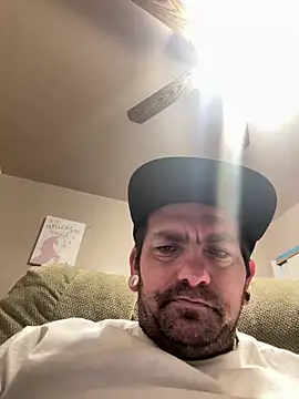 Snapshot of whiyehammer chatting on 03-04-26, 04:02 whiyehammer online show from 03-04-26, 04:02