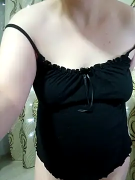 Snapshot of Miranda_Nancy chatting on 11-06-25, 04:41 Miranda Nancy online show from 11-06-25, 04:41