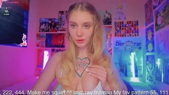 Snapshot of AliceMilman chatting on 03-18-25, 03:21 AliceMilman online show from 03-18-25, 03:21