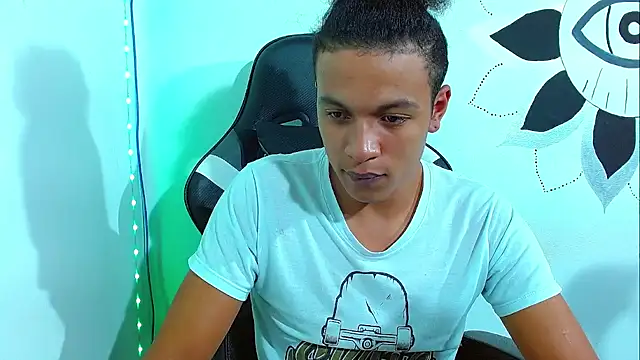 Snapshot of Black_Diamon_ chatting on 01-28-25, 07:43 Black Diamon online show from 01-28-25, 07:43