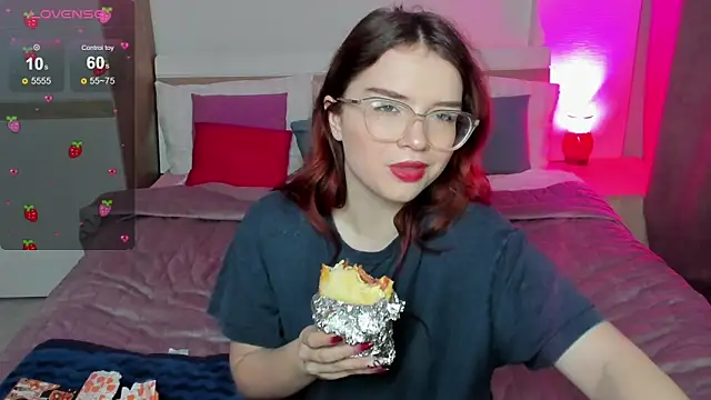 Snapshot of Sonya_Glen chatting on 01-12-25, 01:58 Sonya Glen online show from 01-12-25, 01:58