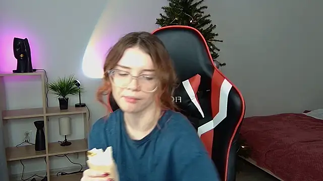 Snapshot of Sonya_Glen chatting on 01-15-25, 05:47 Sonya Glen online show from 01-15-25, 05:47