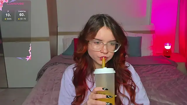 Snapshot of Sonya_Glen chatting on 01-19-25, 07:15 Sonya Glen online show from 01-19-25, 07:15