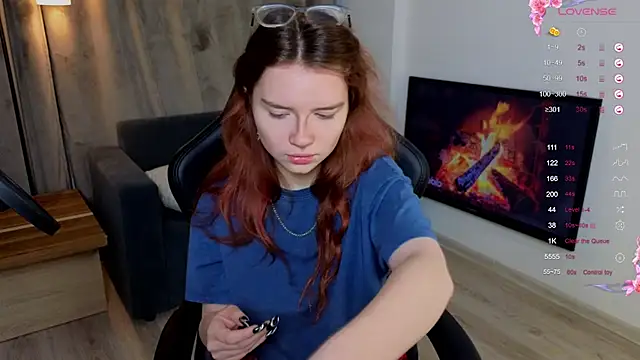 Snapshot of Sonya_Glen chatting on 01-28-25, 01:50 Sonya Glen online show from 01-28-25, 01:50