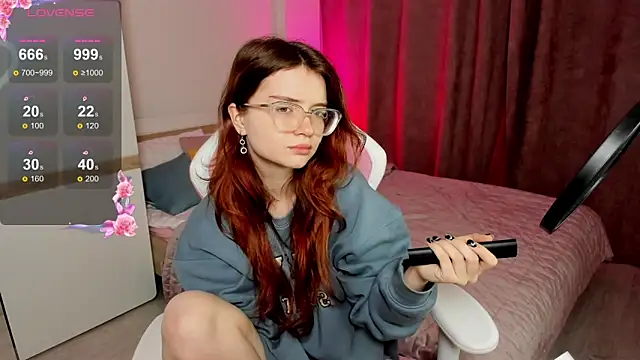 Snapshot of Sonya_Glen chatting on 02-06-25, 02:44 Sonya Glen online show from 02-06-25, 02:44