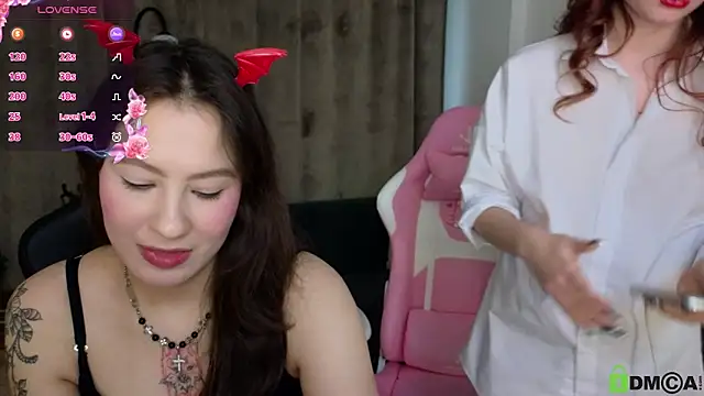 Snapshot of Sonya_Glen chatting on 02-10-25, 01:33 Sonya Glen online show from 02-10-25, 01:33