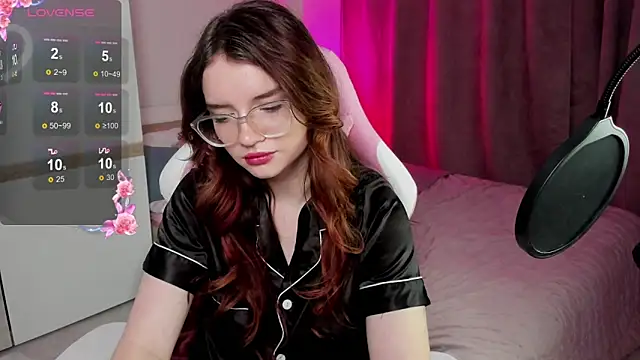 Snapshot of Sonya_Glen chatting on 02-11-25, 08:31 Sonya Glen online show from 02-11-25, 08:31