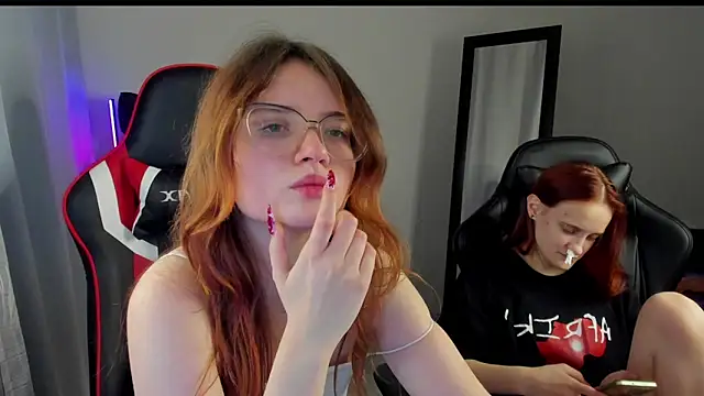 Snapshot of Sonya_Glen chatting on 02-21-25, 02:50 Sonya Glen online show from 02-21-25, 02:50